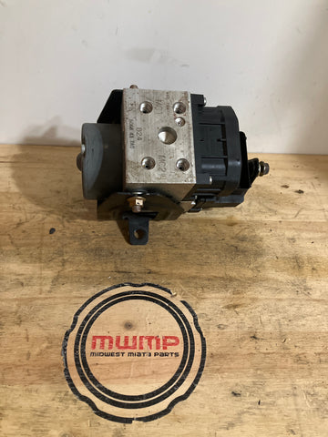 2001-2005 Mazda Miata ABS Motor Pump N068-43-7A0