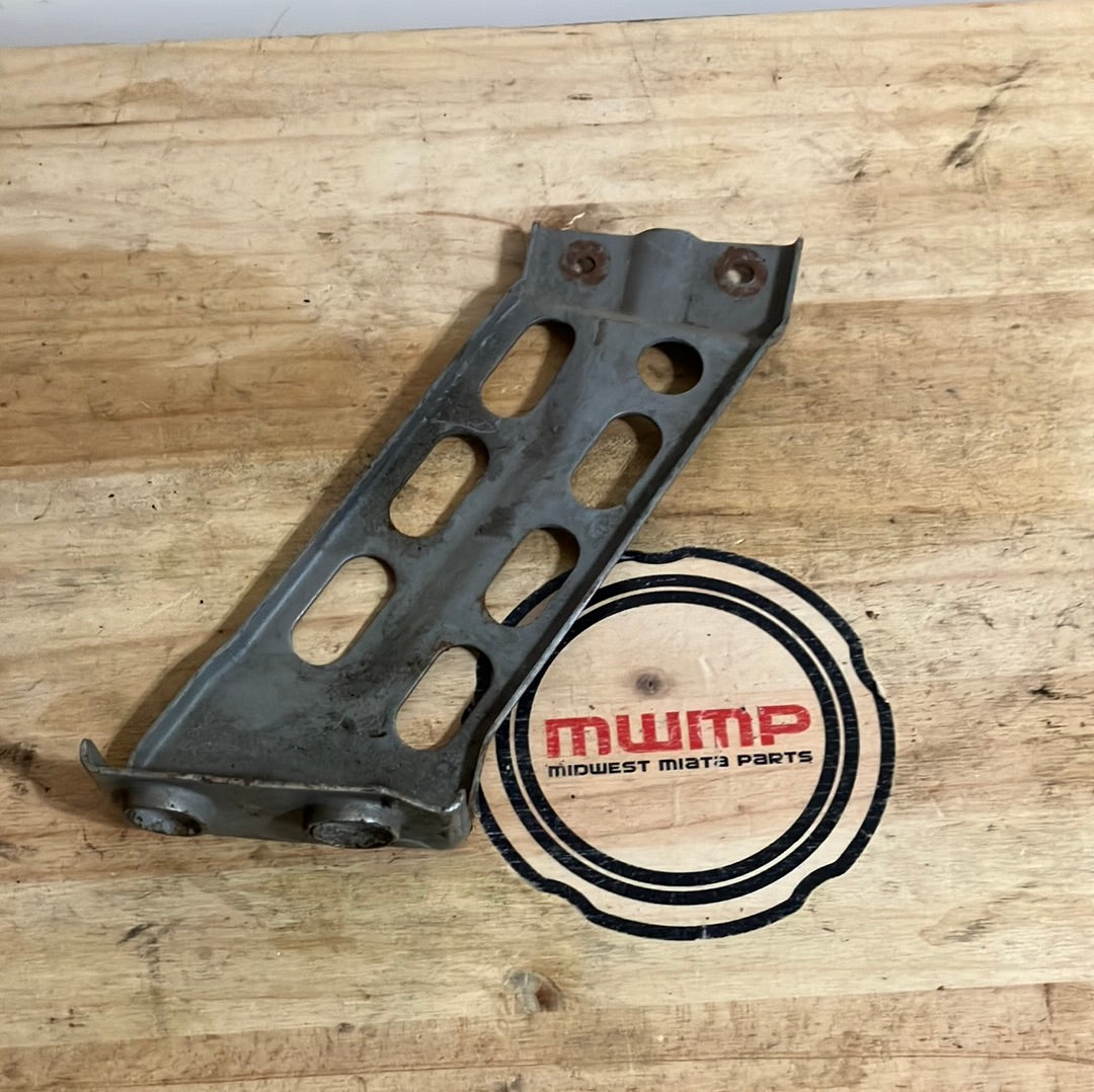 1999-2005 Mazda Miata Left Driver Lower Radiator Bracket BP4W-15-250