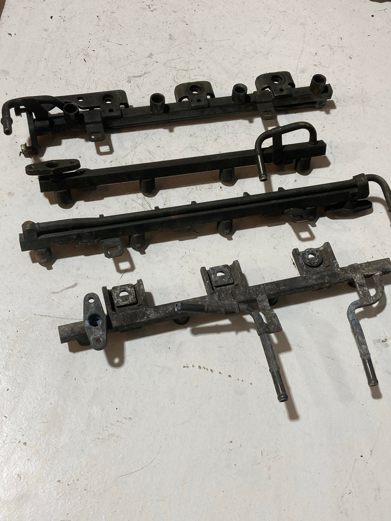 1990-1993 Mazda Miata NA6 1.6 Fuel Rail Without Regulator