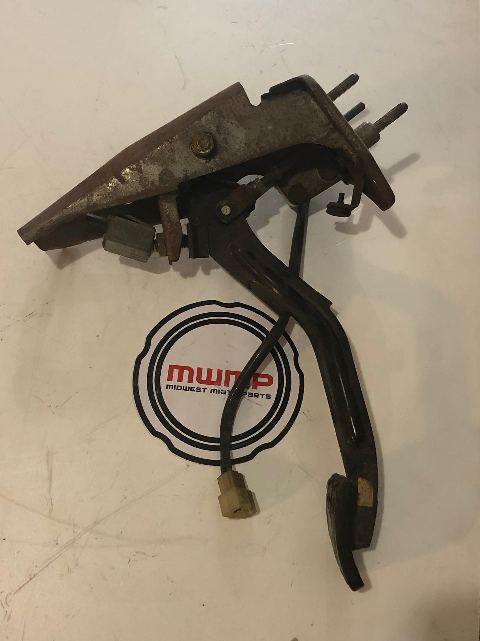 1990-2005 Mazda Miata Manual Clutch Pedal Assembly NA01-41-070C