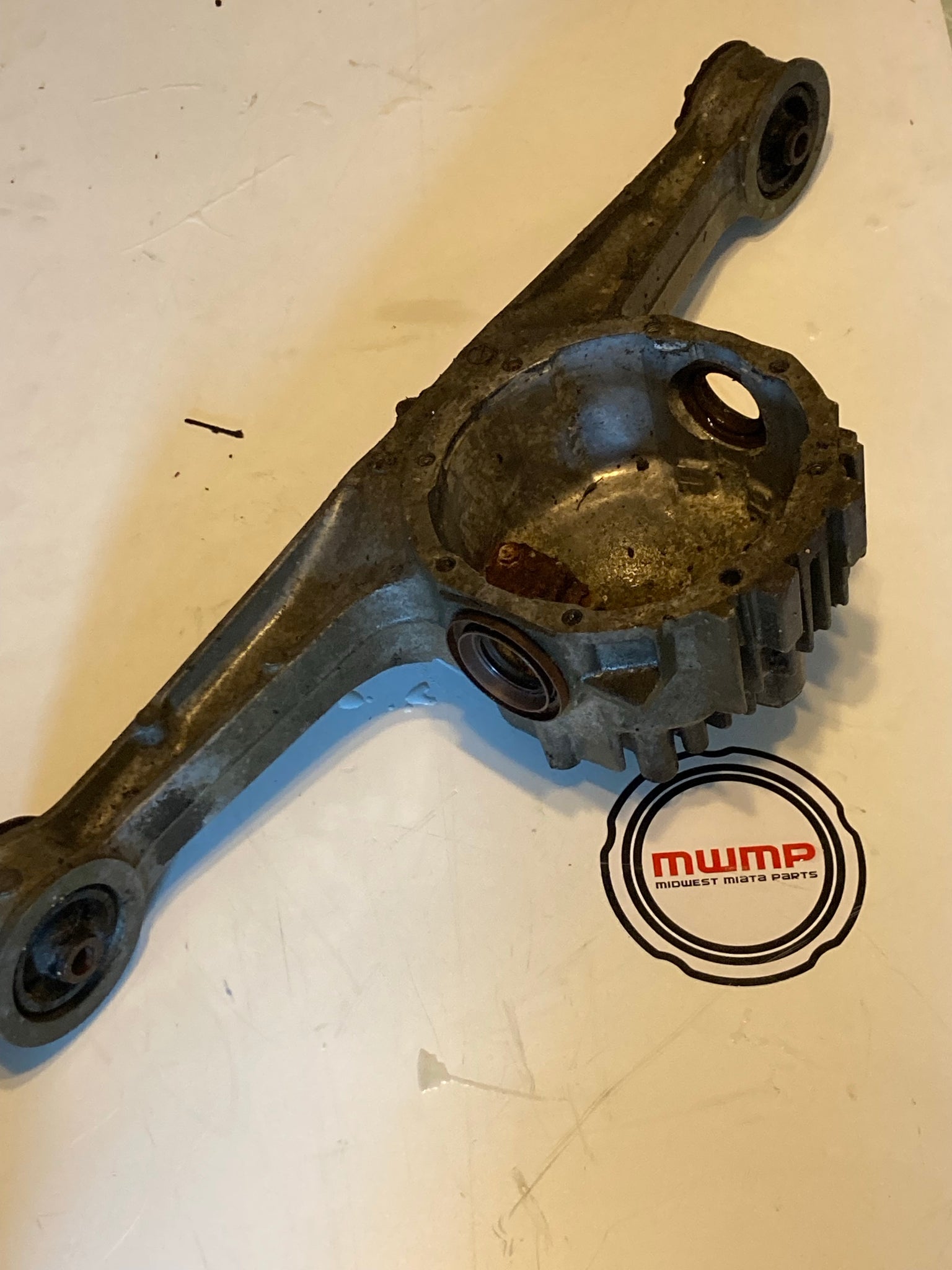 1990-1993 Mazda Miata Differential Diff Housing Carrier T Arm