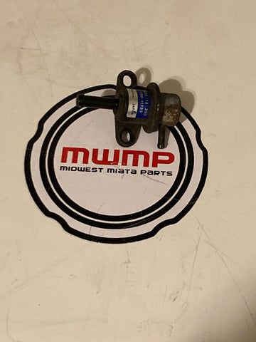 1994-1997 Mazda Miata NA8 1.8 Fuel Pressure Regulator Valve